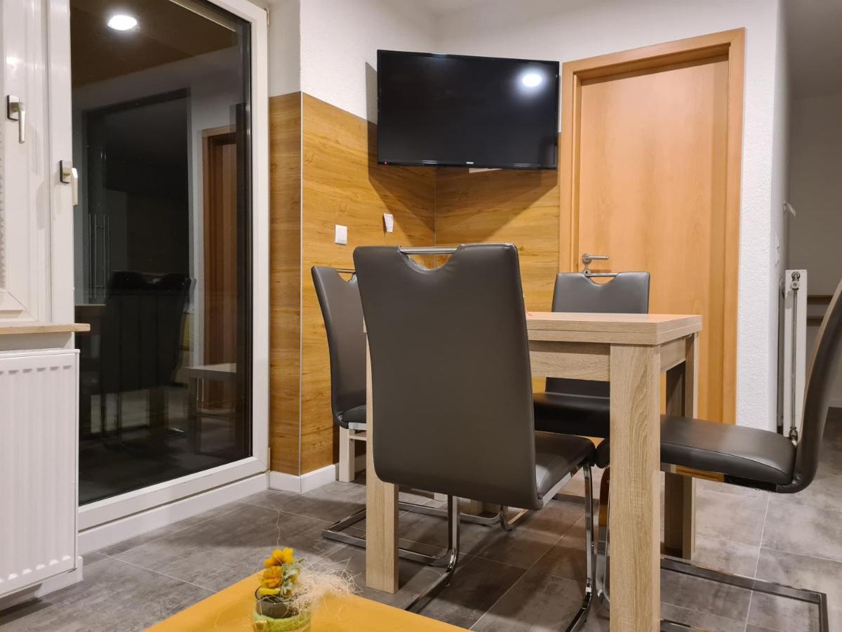 Apartment Exklusive Moderne 2 Zi. In Ruhiger Lage