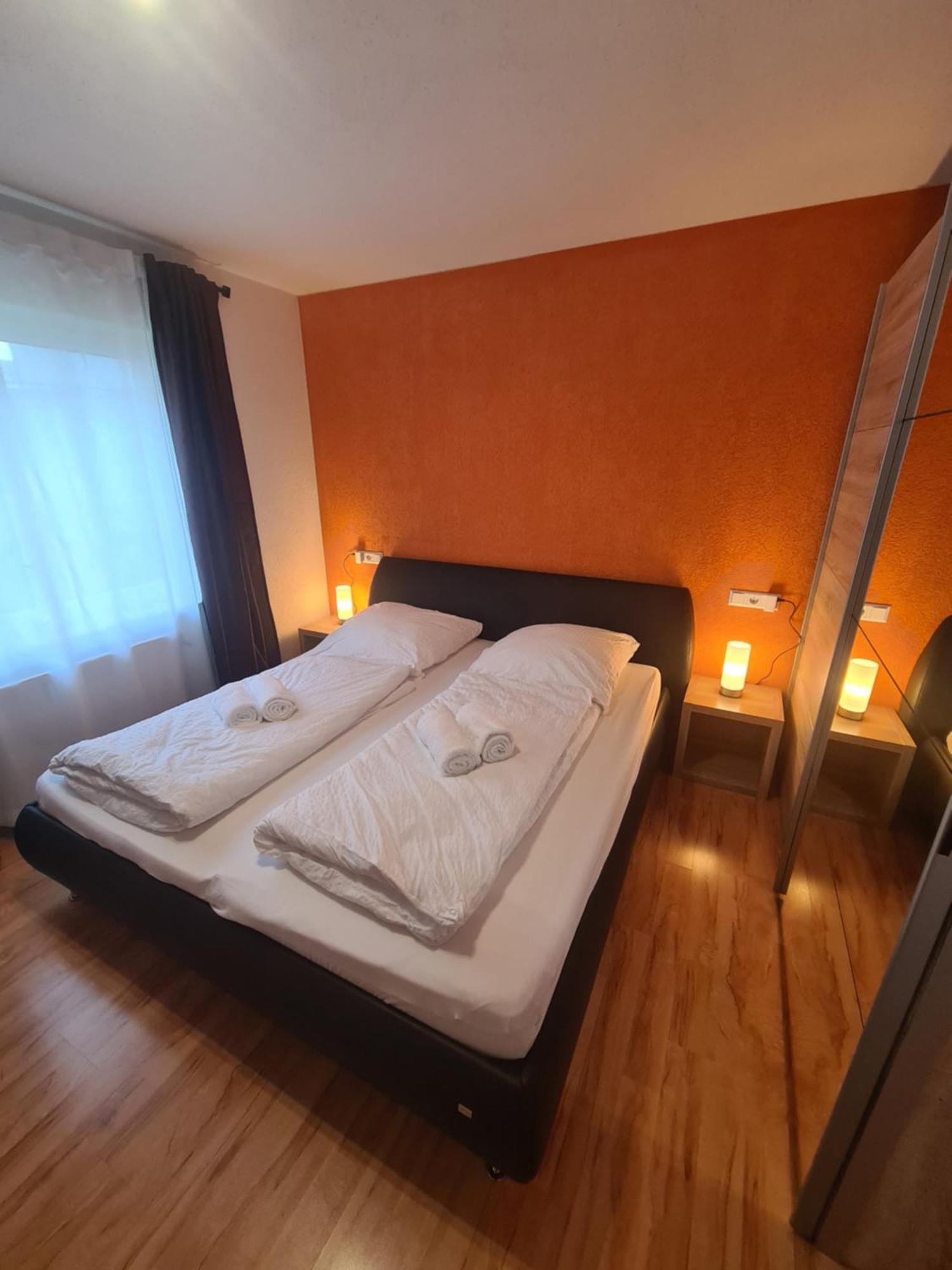 Apartment Exklusive Moderne 2 Zi. In Ruhiger Lage