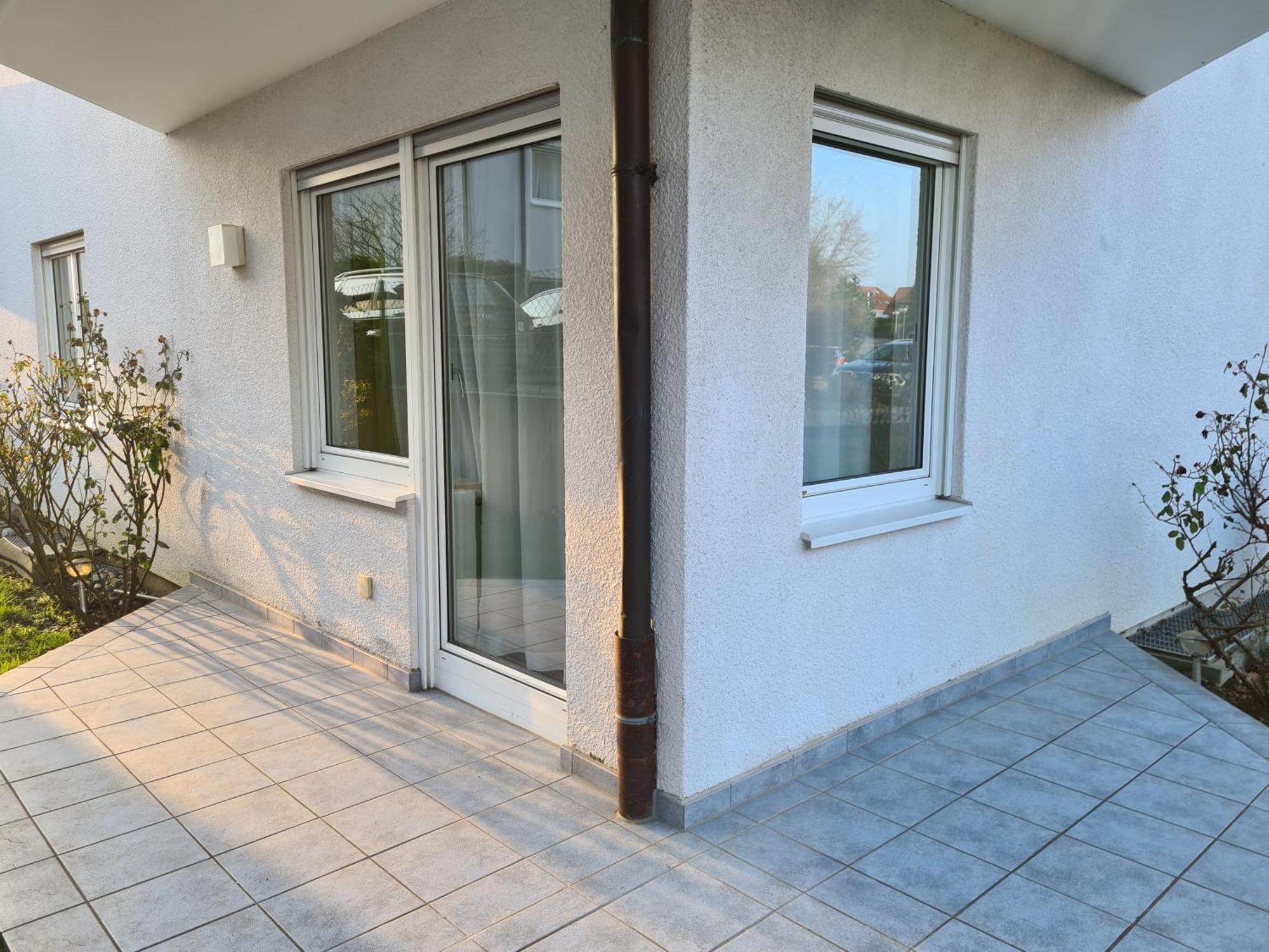 Exklusive Moderne 2 Zi. In Ruhiger Lage Apartment